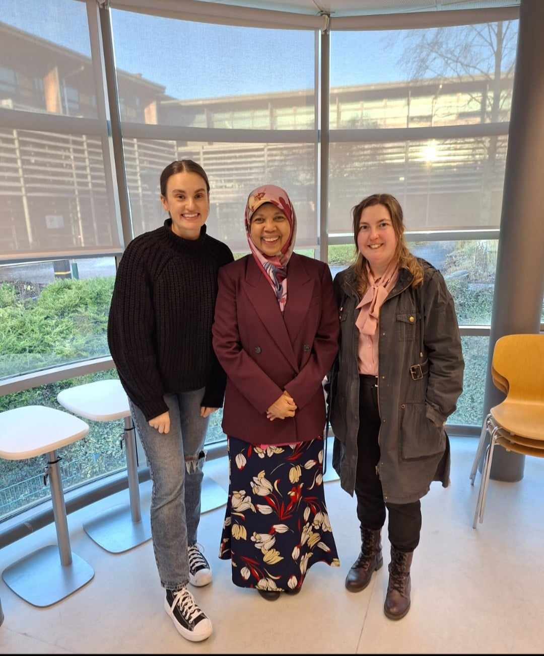  Sara went to Edgehill to attened a NHS and Clincans funded event for mental health callled Art of the Blues to do a training session as for inspiration. She got a photo with other clinicans and everyone is smiling and in a line togheter.